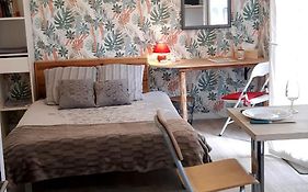 Studio neuf confortable à 10 min à pied de la gare